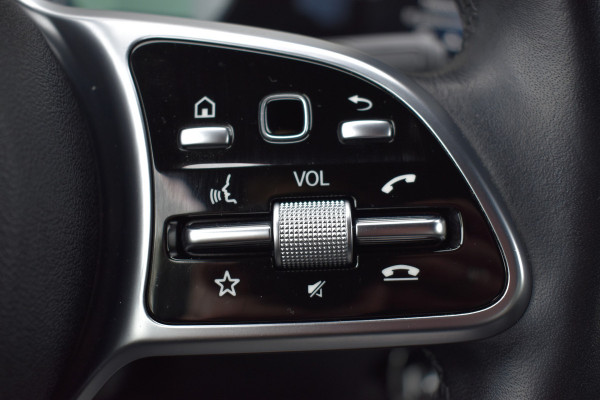Mercedes-Benz B-Klasse 180 Launch Edition Automaat / Clima / Parkeerhulp / LED / Navi / Carplay
