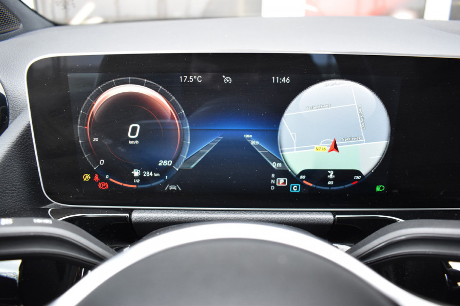 Mercedes-Benz B-Klasse 180 Launch Edition Automaat / Clima / Parkeerhulp / LED / Navi / Carplay