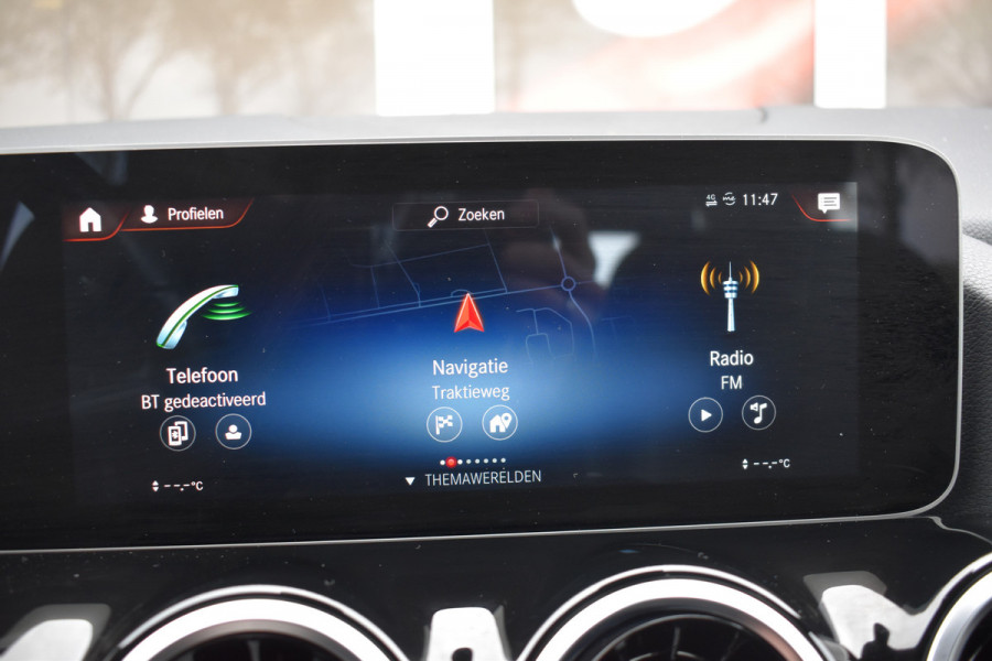 Mercedes-Benz B-Klasse 180 Launch Edition Automaat / Clima / Parkeerhulp / LED / Navi / Carplay