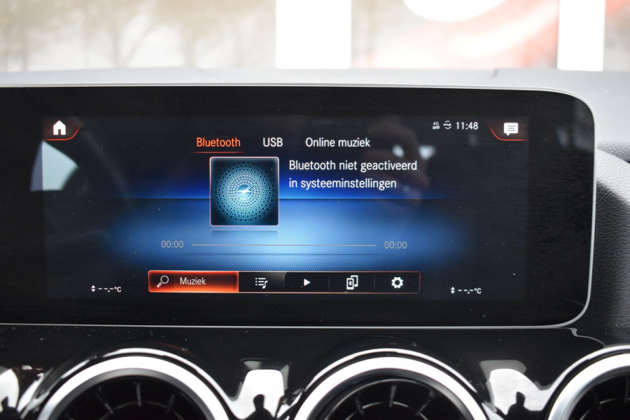 Mercedes-Benz B-Klasse 180 Launch Edition Automaat / Clima / Parkeerhulp / LED / Navi / Carplay