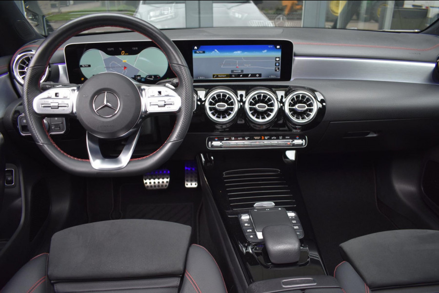 Mercedes-Benz CLA-Klasse Shooting Brake 200 AMG NIGHT | SFEERVERLICHTING | PANORAMADAK | MEMORY SEATS | PREMIUM SOUND | CAMERA