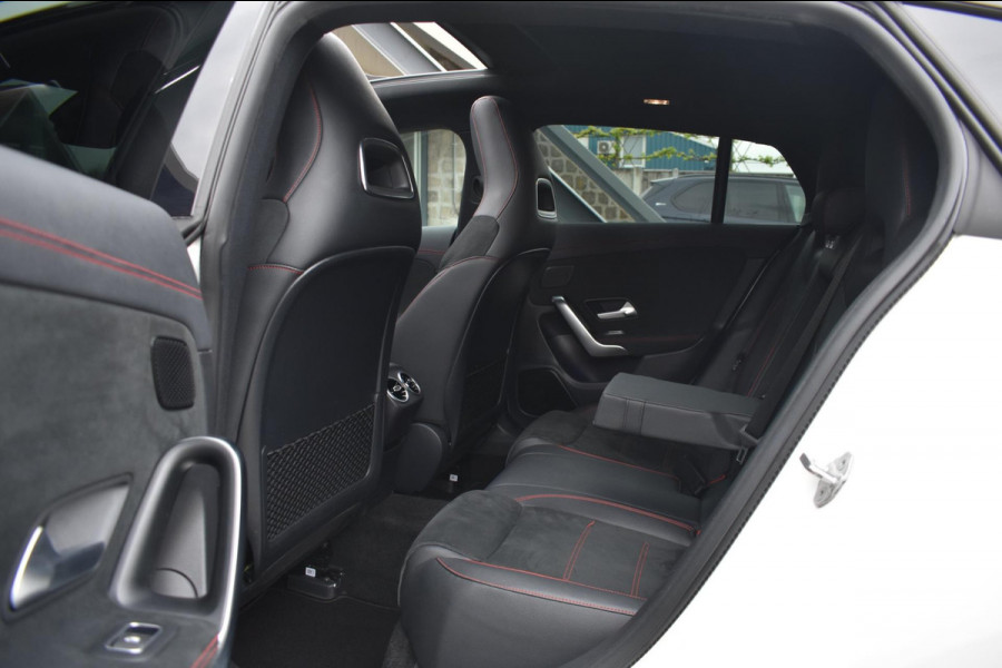 Mercedes-Benz CLA-Klasse Shooting Brake 200 AMG NIGHT | SFEERVERLICHTING | PANORAMADAK | MEMORY SEATS | PREMIUM SOUND | CAMERA