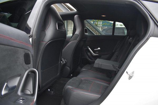 Mercedes-Benz CLA-Klasse Shooting Brake 200 AMG NIGHT | SFEERVERLICHTING | PANORAMADAK | MEMORY SEATS | PREMIUM SOUND | CAMERA