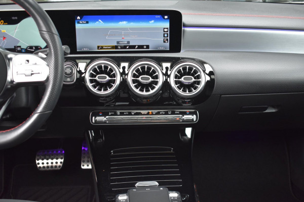Mercedes-Benz CLA-Klasse Shooting Brake 200 AMG NIGHT | SFEERVERLICHTING | PANORAMADAK | MEMORY SEATS | PREMIUM SOUND | CAMERA
