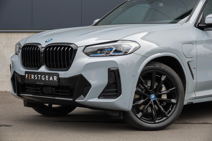 BMW X3 xDrive30e *M-Sport / Panorama / Surround-view / Memory / HUD / Laser / Keyless*