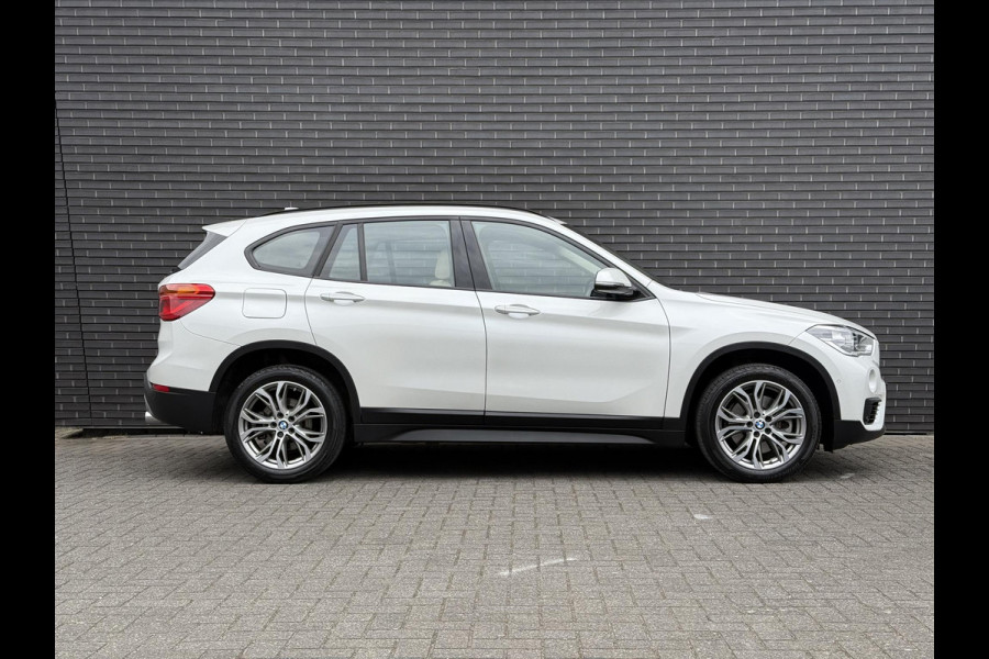 BMW X1 sDrive20i Centennial High Executive | Head Up | Memory stoel | Leder |