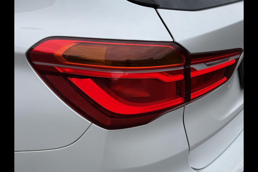 BMW X1 sDrive20i Centennial High Executive | Head Up | Memory stoel | Leder |