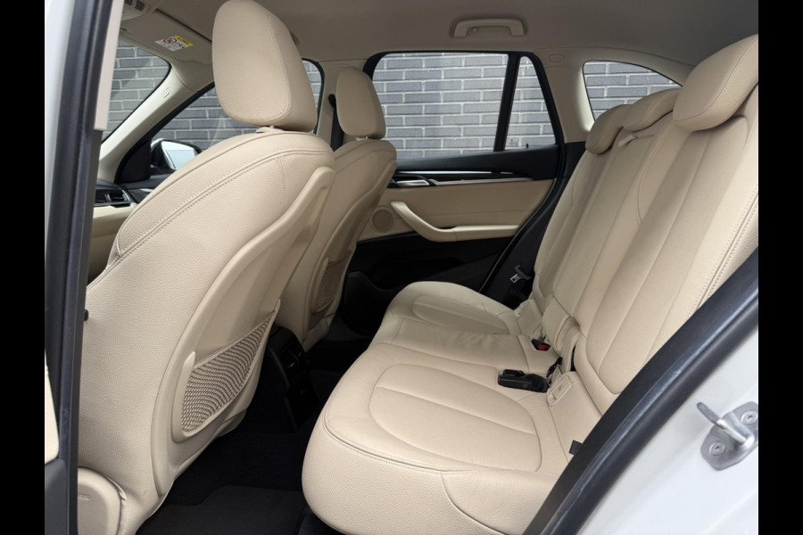 BMW X1 sDrive20i Centennial High Executive | Head Up | Memory stoel | Leder |