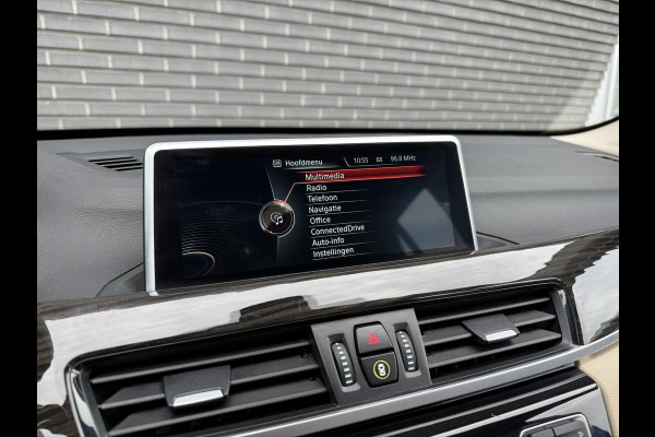 BMW X1 sDrive20i Centennial High Executive | Head Up | Memory stoel | Leder |