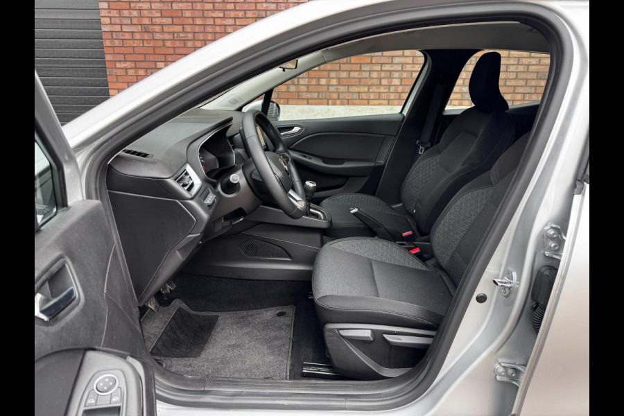 Renault Clio 1.0 TCe Zen / Navigatie / Cruise Control / Parkeersensoren / 1e Eigenaar / NED-Clio