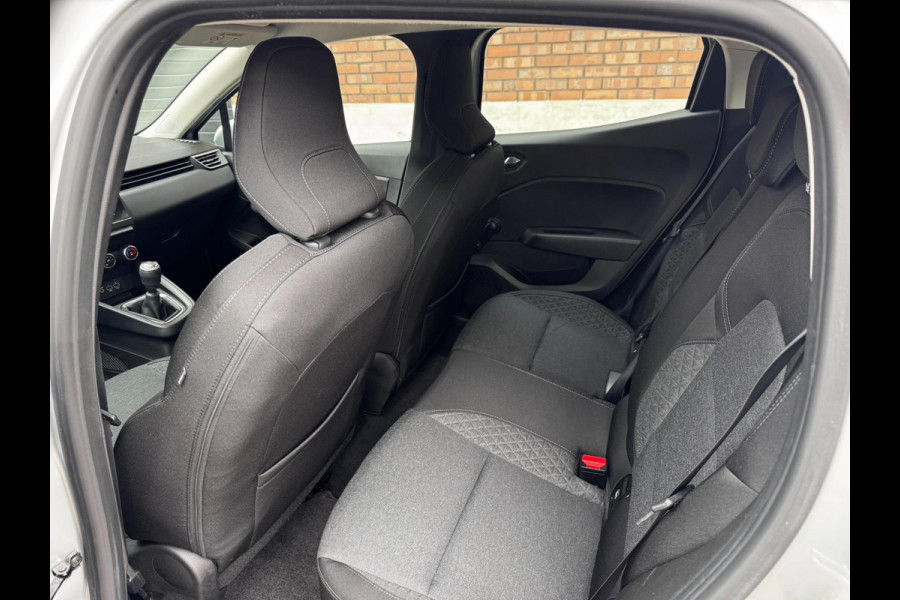 Renault Clio 1.0 TCe Zen / Navigatie / Cruise Control / Parkeersensoren / 1e Eigenaar / NED-Clio