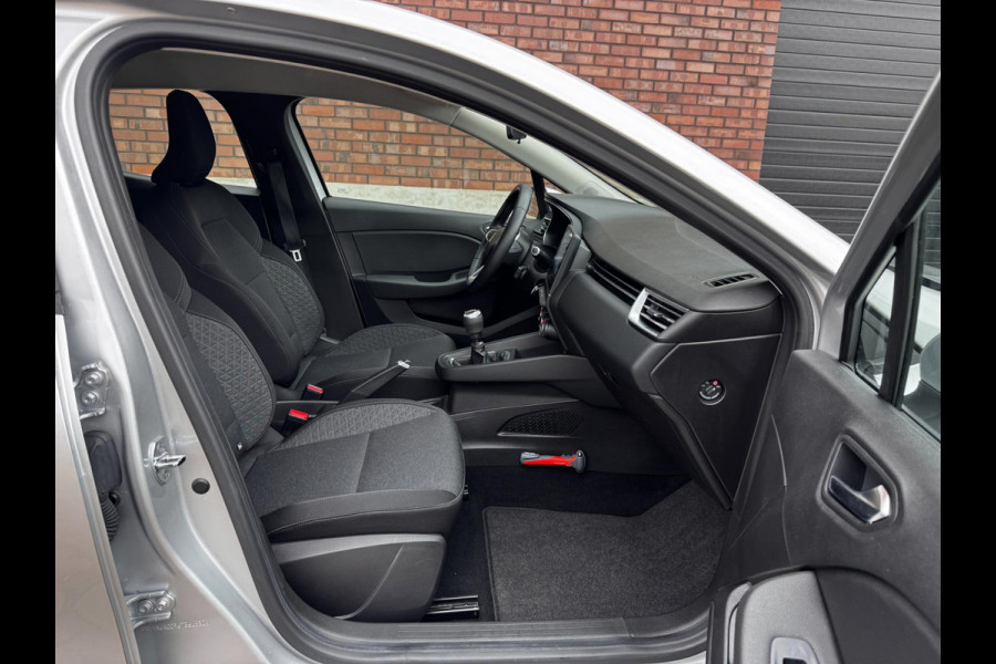Renault Clio 1.0 TCe Zen / Navigatie / Cruise Control / Parkeersensoren / 1e Eigenaar / NED-Clio