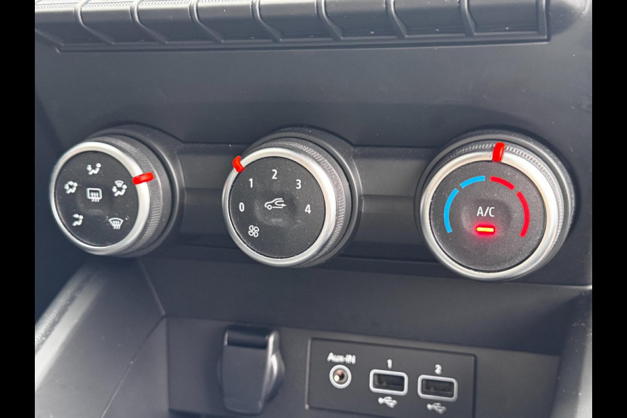 Renault Clio 1.0 TCe Zen / Navigatie / Cruise Control / Parkeersensoren / 1e Eigenaar / NED-Clio