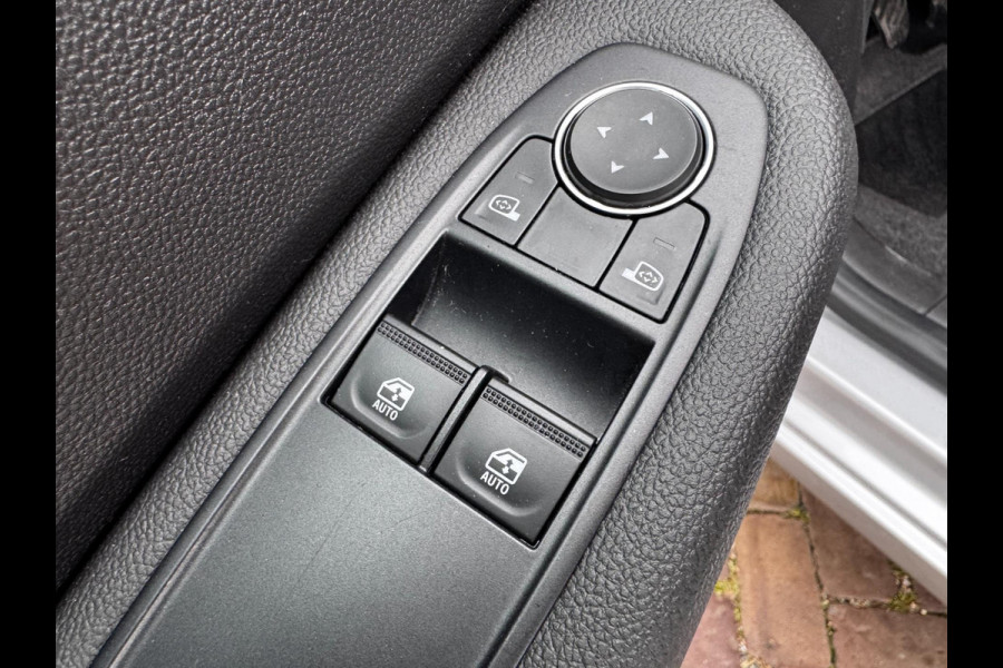 Renault Clio 1.0 TCe Zen / Navigatie / Cruise Control / Parkeersensoren / 1e Eigenaar / NED-Clio