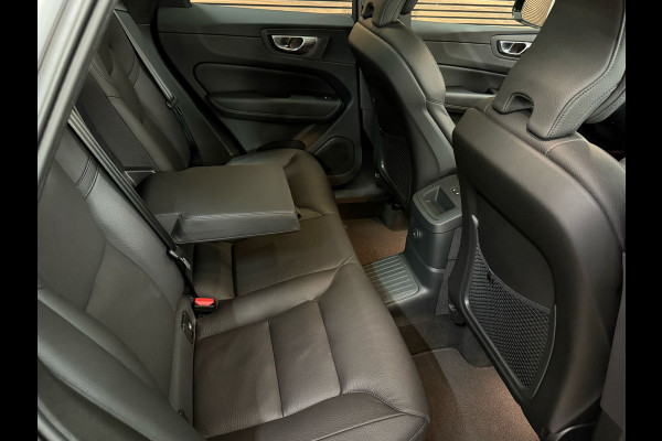 Volvo XC60 2.0 T8 Plug-in hybrid AWD Ultimate Dark | Pano | Luchtvering | 20 Inch | Elektr trekhaak