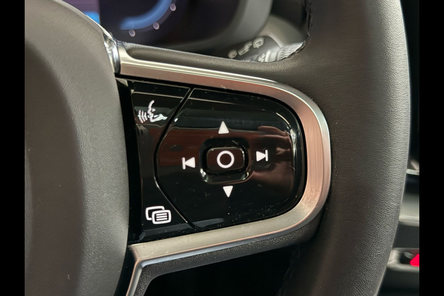 Volvo XC60 2.0 T8 Plug-in hybrid AWD Ultimate Dark | Pano | Luchtvering | 20 Inch | Elektr trekhaak