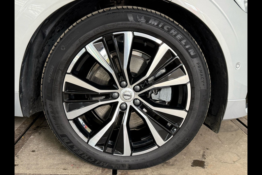 Volvo XC60 2.0 T8 Plug-in hybrid AWD Ultimate Dark | Pano | Luchtvering | 20 Inch | Elektr trekhaak