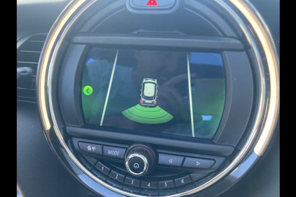MINI Mini 1.5 Cooper 136pk Business Edition 5-drs. SCHUIFDAK/HARMANKARDON/HUD/CARPLAY/STOELVERWARMING