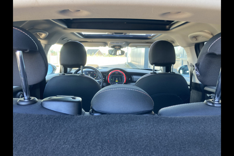 MINI Mini 1.5 Cooper 136pk Business Edition 5-drs. SCHUIFDAK/HARMANKARDON/HUD/CARPLAY/STOELVERWARMING