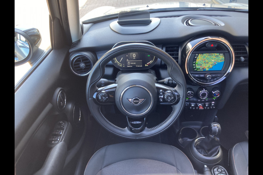 MINI Cooper 1.5 136pk Business Edition 5-drs. SCHUIFDAK/HARMANKARDON/HUD/CARPLAYSTOELVERWARMING