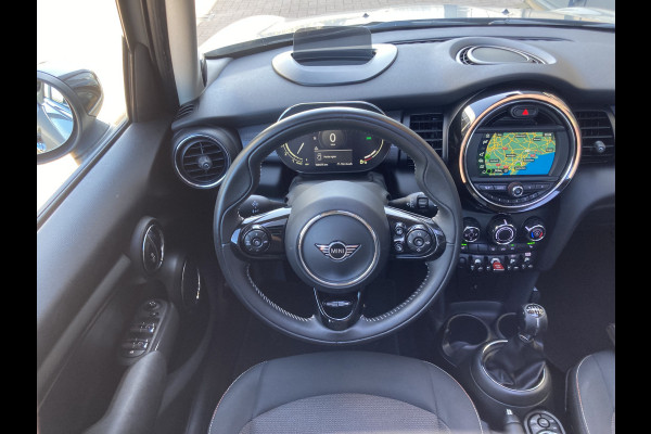 MINI Cooper 1.5 136pk Business Edition 5-drs. SCHUIFDAK/HARMANKARDON/HUD/CARPLAYSTOELVERWARMING