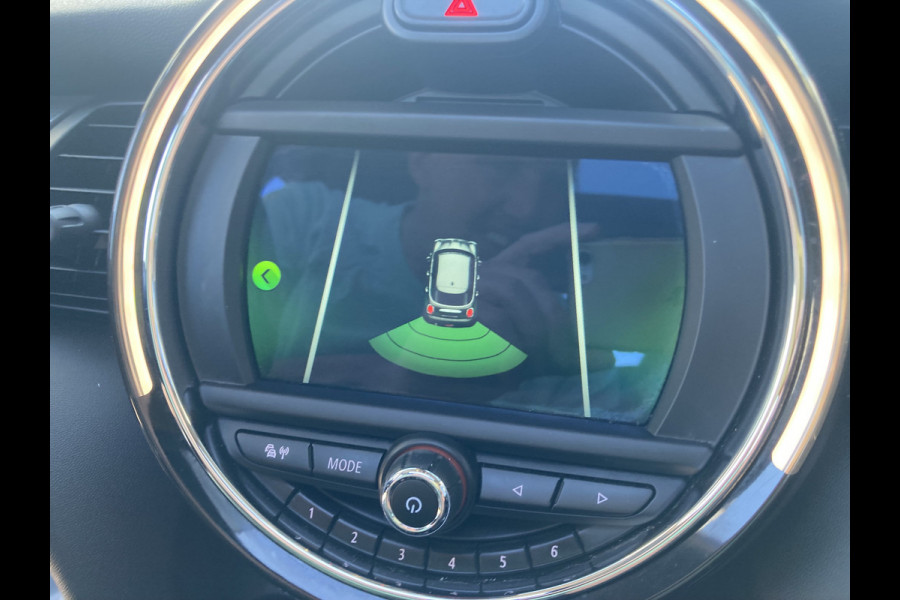 MINI Cooper 1.5 136pk Business Edition 5-drs. SCHUIFDAK/HARMANKARDON/HUD/CARPLAYSTOELVERWARMING