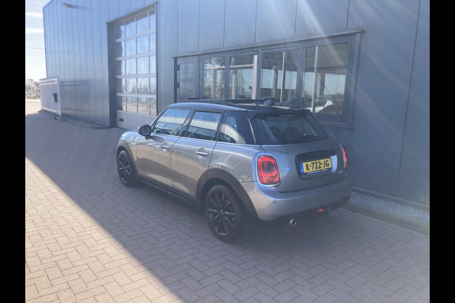 MINI Cooper 1.5 136pk Business Edition 5-drs. SCHUIFDAK/HARMANKARDON/HUD/CARPLAYSTOELVERWARMING