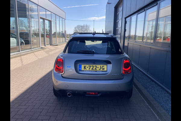 MINI Cooper 1.5 136pk Business Edition 5-drs. SCHUIFDAK/HARMANKARDON/HUD/CARPLAYSTOELVERWARMING