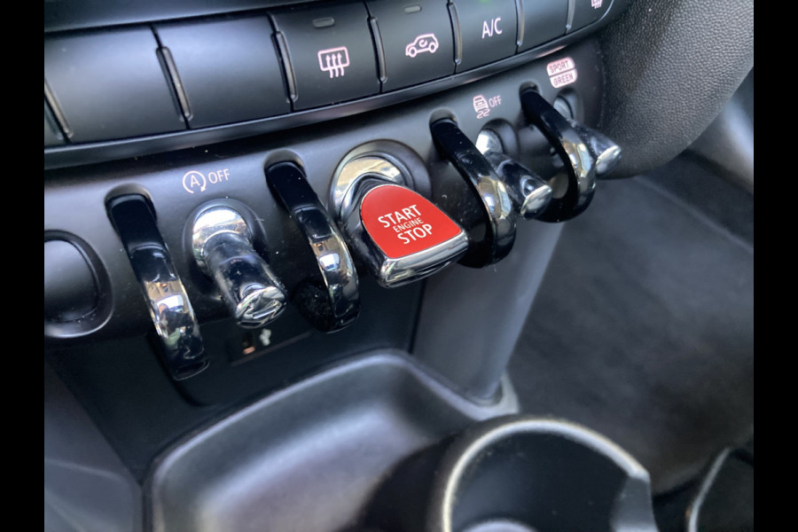 MINI Cooper 1.5 136pk Business Edition 5-drs. SCHUIFDAK/HARMANKARDON/HUD/CARPLAYSTOELVERWARMING