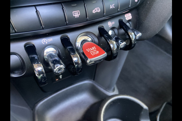 MINI Cooper 1.5 136pk Business Edition 5-drs. SCHUIFDAK/HARMANKARDON/HUD/CARPLAYSTOELVERWARMING