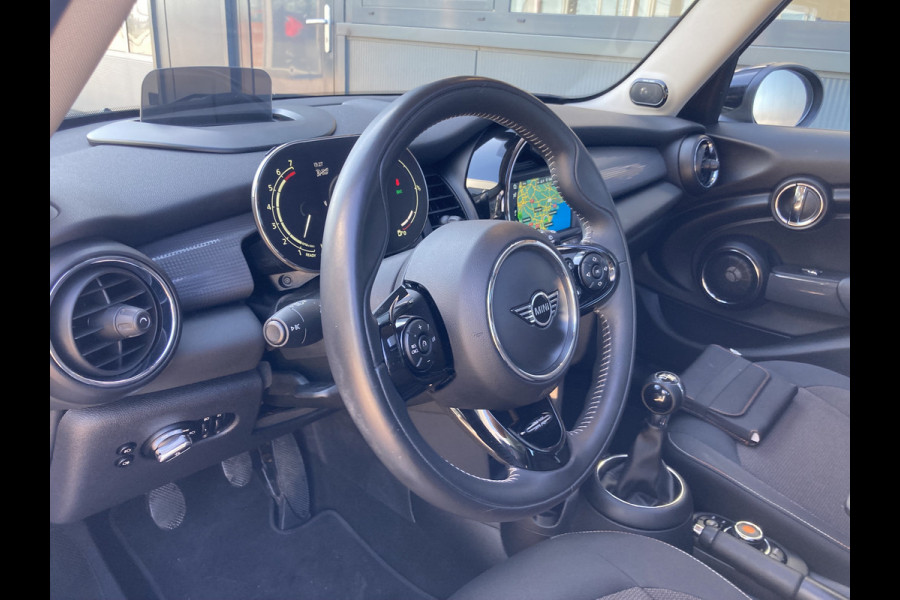 MINI Cooper 1.5 136pk Business Edition 5-drs. SCHUIFDAK/HARMANKARDON/HUD/CARPLAYSTOELVERWARMING
