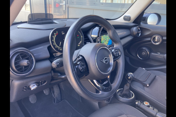 MINI Cooper 1.5 136pk Business Edition 5-drs. SCHUIFDAK/HARMANKARDON/HUD/CARPLAYSTOELVERWARMING