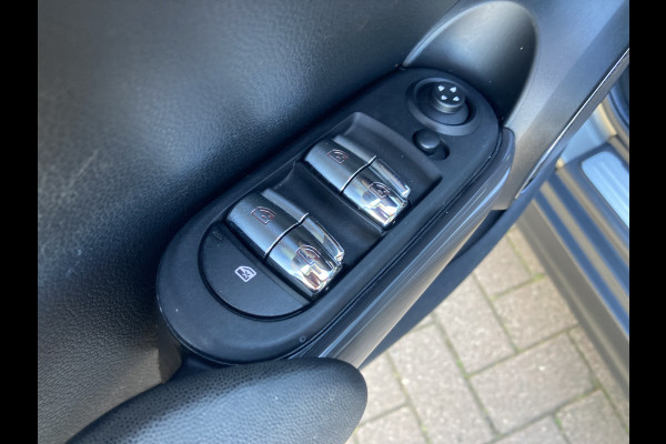 MINI Cooper 1.5 136pk Business Edition 5-drs. SCHUIFDAK/HARMANKARDON/HUD/CARPLAYSTOELVERWARMING