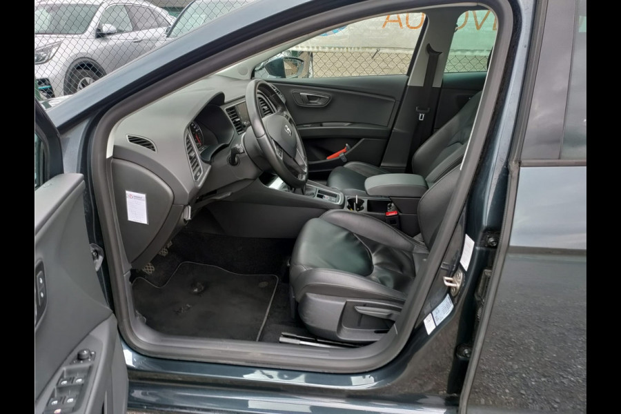 Seat Leon 1.0TSI 115PK 5drs Leder Navi Apple Carplay Android Auto Style Excellence Pdc Ecc Mirrorlink Lmv DAB+ Full Link Keyless Lane-assist Bordherkenning 1e Eigenaar EURO 6