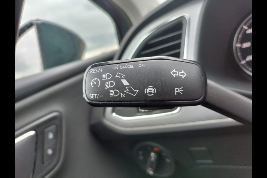 Seat Leon 1.0TSI 115PK 5drs Leder Navi Apple Carplay Android Auto Style Excellence Pdc Ecc Mirrorlink Lmv DAB+ Full Link Keyless Lane-assist Bordherkenning 1e Eigenaar EURO 6