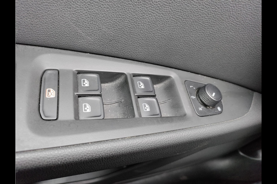 Seat Leon 1.0TSI 115PK 5drs Leder Navi Apple Carplay Android Auto Style Excellence Pdc Ecc Mirrorlink Lmv DAB+ Full Link Keyless Lane-assist Bordherkenning 1e Eigenaar EURO 6