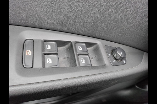 Seat Leon 1.0TSI 115PK 5drs Leder Navi Apple Carplay Android Auto Style Excellence Pdc Ecc Mirrorlink Lmv DAB+ Full Link Keyless Lane-assist Bordherkenning 1e Eigenaar EURO 6
