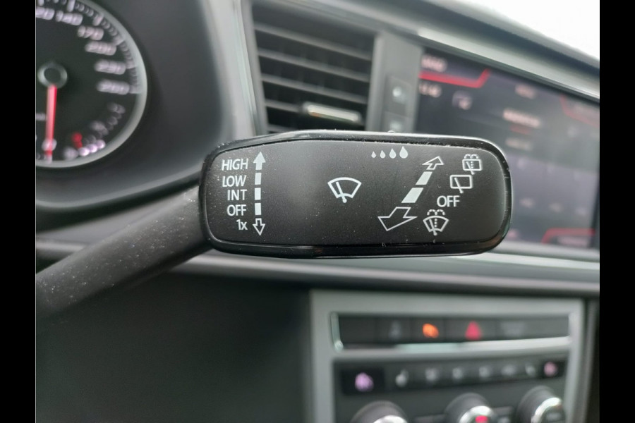 Seat Leon 1.0TSI 115PK 5drs Leder Navi Apple Carplay Android Auto Style Excellence Pdc Ecc Mirrorlink Lmv DAB+ Full Link Keyless Lane-assist Bordherkenning 1e Eigenaar EURO 6