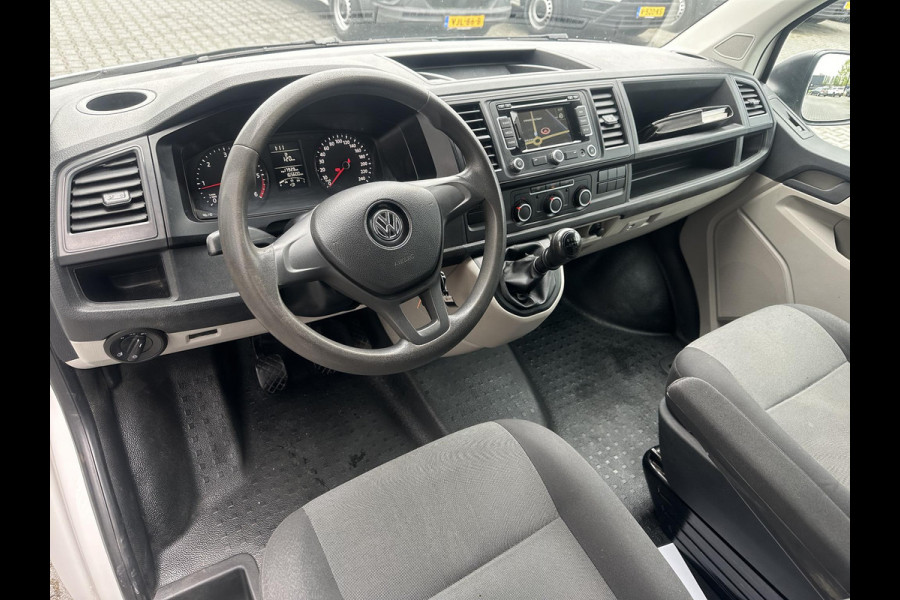 Volkswagen Transporter 2.0 TDI L2H1*AIRCO*NAVI*BLUETOOTH*HAAK*BETIMMERING