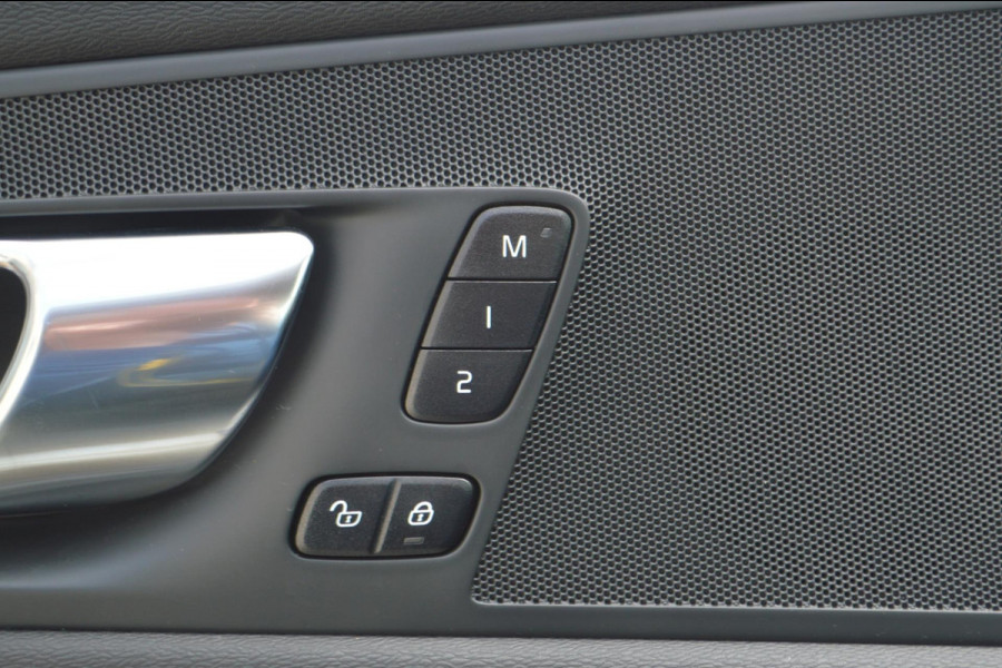 Volvo XC60 2.0 Recharge T8 AWD Inscription | Panoramadak | Trekhaak