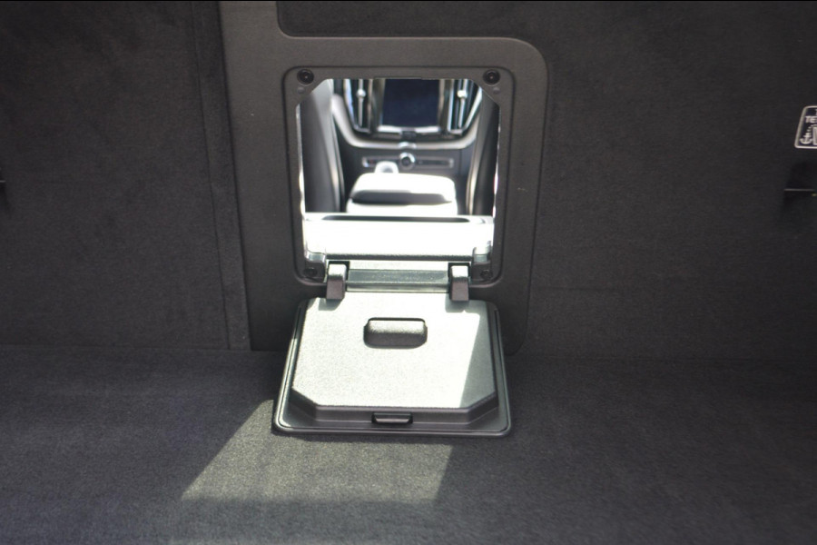 Volvo XC60 2.0 Recharge T8 AWD Inscription | Panoramadak | Trekhaak