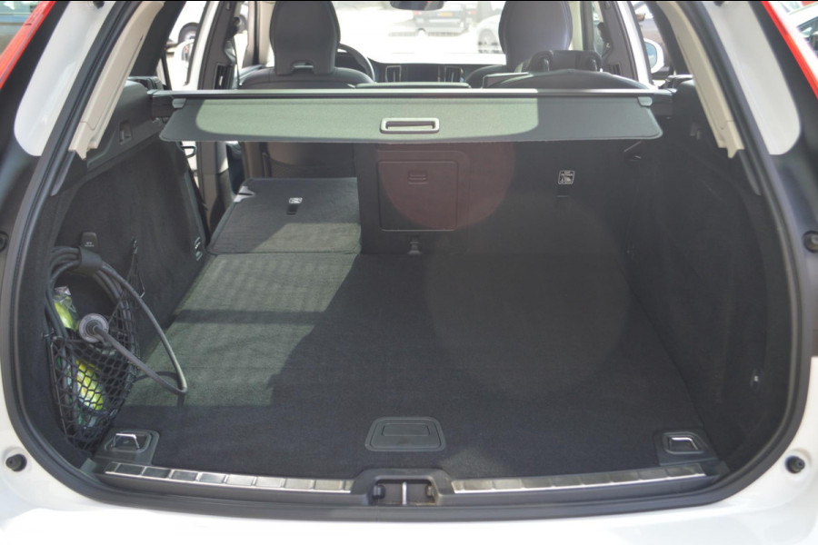 Volvo XC60 2.0 Recharge T8 AWD Inscription | Panoramadak | Trekhaak