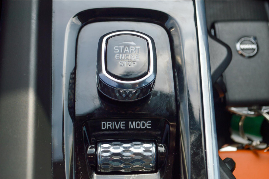 Volvo XC60 2.0 Recharge T8 AWD Inscription | Panoramadak | Trekhaak