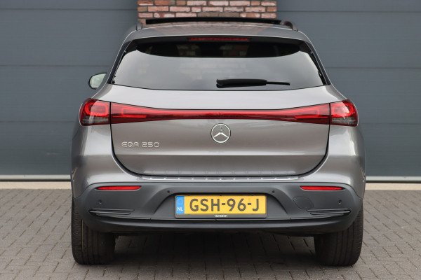 Mercedes-Benz EQA 250 Business Line 67 kWh | Panoramadak | Trekhaak | Camera | Sfeerverlichting | High Perf. LED | Nightpakket | Leder | Dodehoekassistent | Apple Carplay |