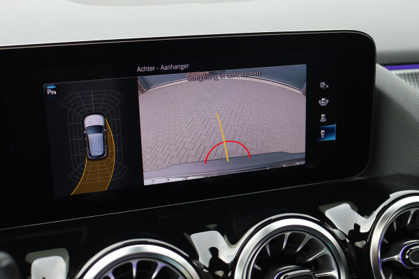 Mercedes-Benz EQA 250 Business Line 67 kWh | Panoramadak | Trekhaak | Camera | Sfeerverlichting | High Perf. LED | Nightpakket | Leder | Dodehoekassistent | Apple Carplay |