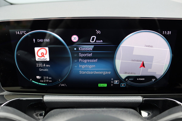 Mercedes-Benz EQA 250 Business Line 67 kWh | Panoramadak | Trekhaak | Camera | Sfeerverlichting | High Perf. LED | Nightpakket | Leder | Dodehoekassistent | Apple Carplay |