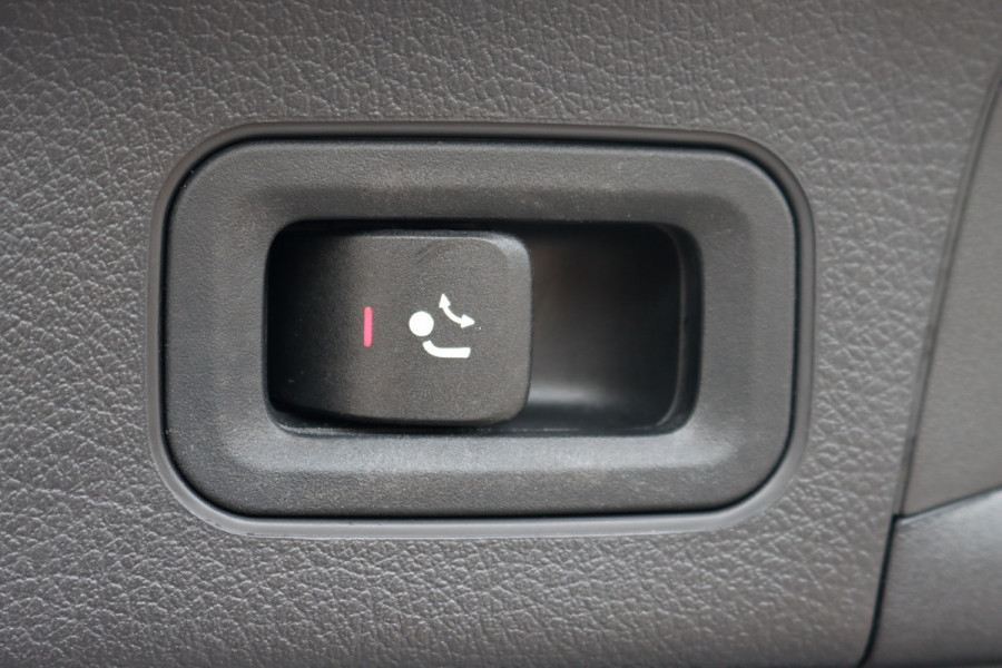 Mercedes-Benz EQA 250 Business Line 67 kWh | Panoramadak | Trekhaak | Camera | Sfeerverlichting | High Perf. LED | Nightpakket | Leder | Dodehoekassistent | Apple Carplay |