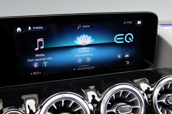 Mercedes-Benz EQA 250 Business Line 67 kWh | Panoramadak | Trekhaak | Camera | Sfeerverlichting | High Perf. LED | Nightpakket | Leder | Dodehoekassistent | Apple Carplay |