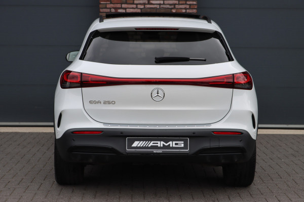 Mercedes-Benz EQA 250 AMG Line 67 kWh | Panoramadak | Widescreen | Sfeerverlichting | Nightpakket | Keyless Go | Apple Carplay | Advanced Sound System | Stoelverwarming |