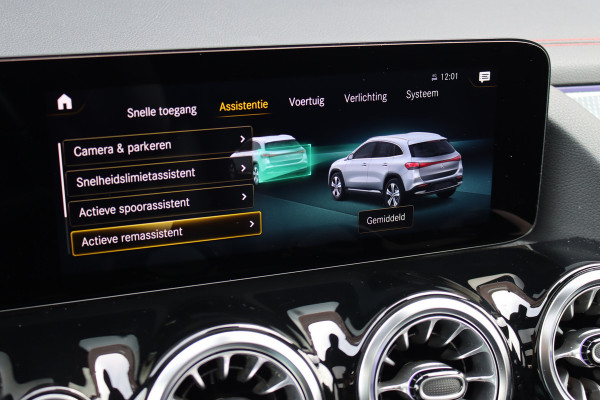 Mercedes-Benz EQA 250 AMG Line 67 kWh | Panoramadak | Widescreen | Sfeerverlichting | Nightpakket | Keyless Go | Apple Carplay | Advanced Sound System | Stoelverwarming |